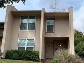 327 Valley Park Dr in Garland, TX - Building Photo