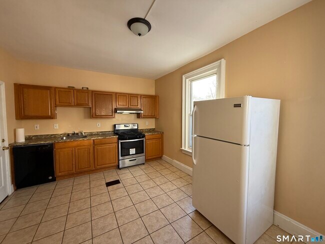 10 Gilbert Ave in Hamden, CT - Building Photo - Building Photo