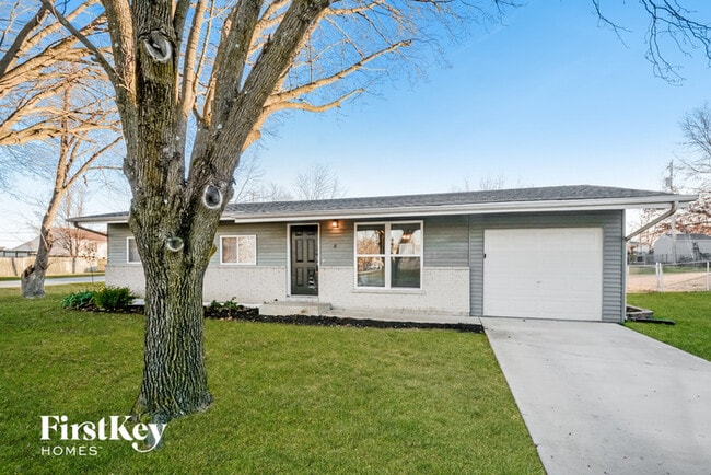 15 E Ofallon Dr in O'Fallon, MO - Building Photo - Building Photo