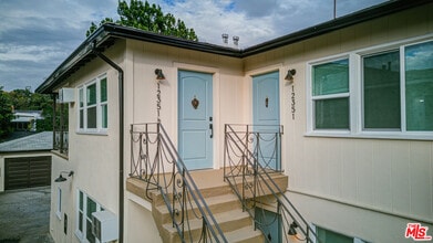 12351 Riverside Dr in Los Angeles, CA - Building Photo - Building Photo