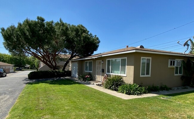 623-635 E 8th St in Upland, CA - Building Photo - Building Photo
