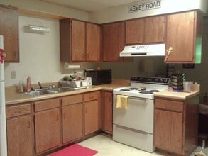 111 1/2 N Main St, Unit 3 in River Falls, WI - Building Photo - Building Photo