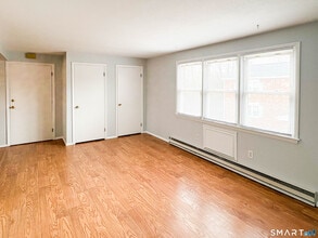 53 Hiltbrand Rd in Bristol, CT - Building Photo - Building Photo