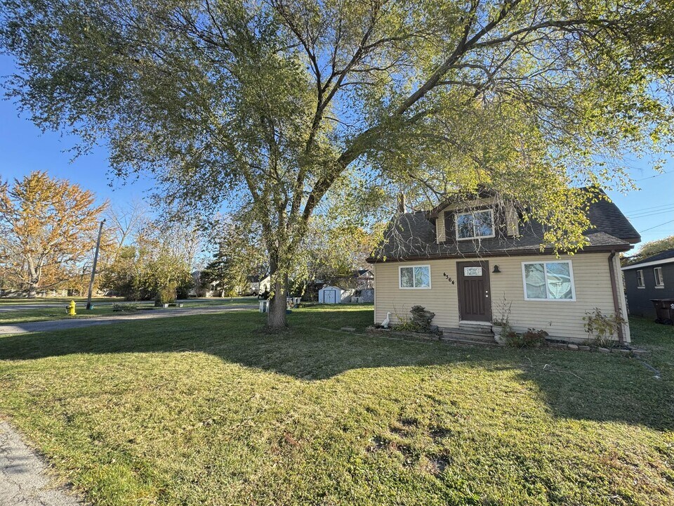 4364 Ave F in Newport, MI - Building Photo