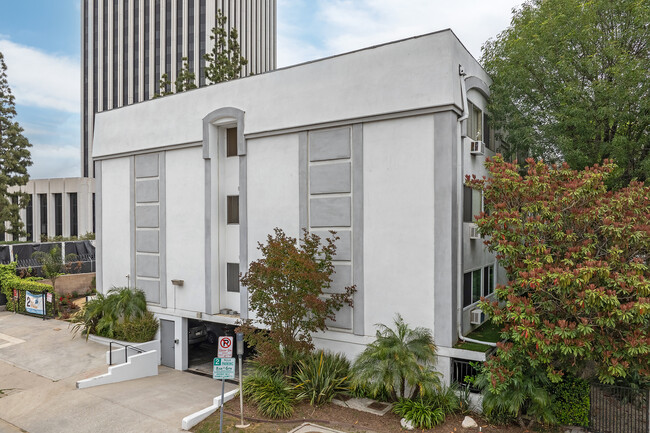 Fairfax Townhomes in Los Angeles, CA - Building Photo - Building Photo