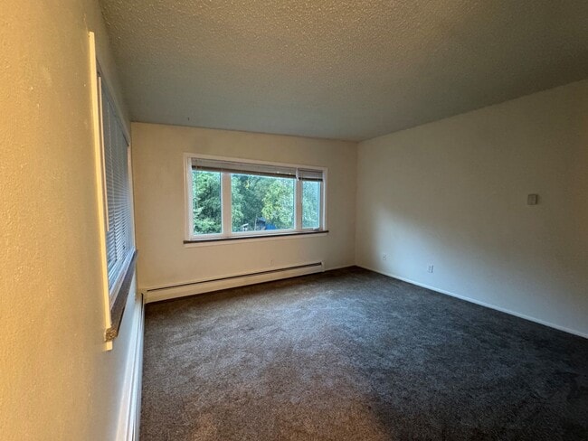 145 W 24th Ave in Anchorage, AK - Building Photo - Building Photo