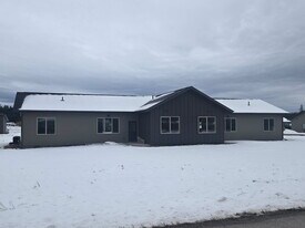 1522 Trumble Creek Rd in Kalispell, MT - Building Photo