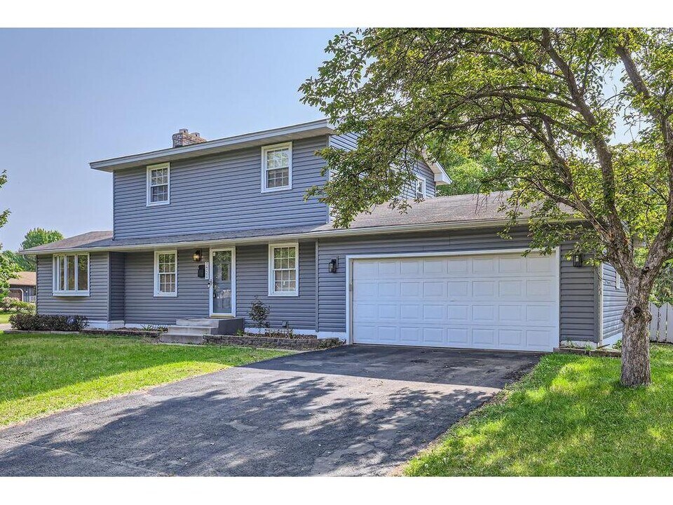 7724 Major Ave N in Minneapolis, MN - Building Photo