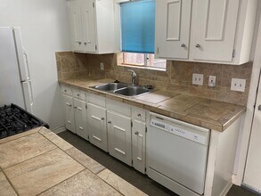 10122 Shadow Wood Dr in Houston, TX - Building Photo - Building Photo