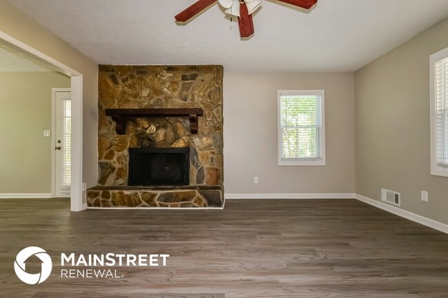 109 Landover Dr in Stockbridge, GA - Foto de edificio - Building Photo