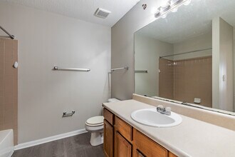 The Overlook at Ashland in Ashland City, TN - Foto de edificio - Interior Photo