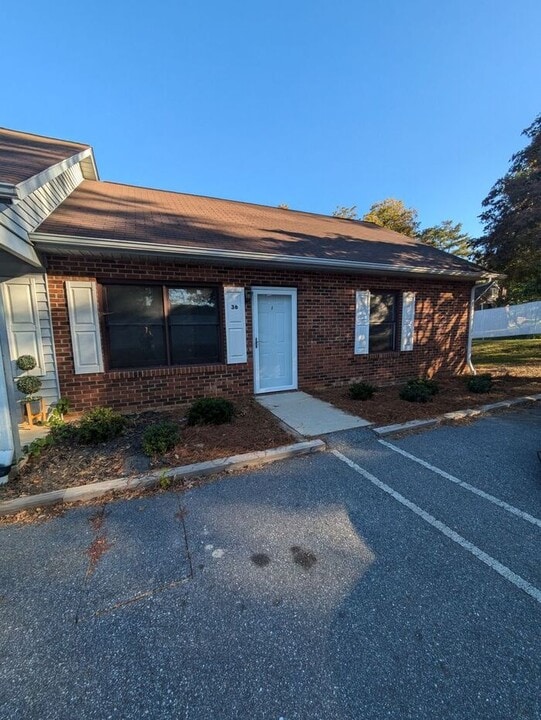 115 23rd St NW in Hickory, NC - Building Photo
