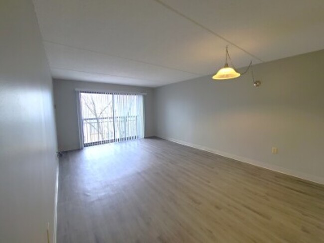 100 Ocean View Dr, Unit 407 in Boston, MA - Foto de edificio - Building Photo