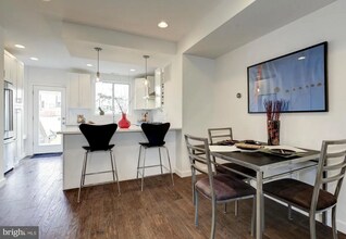 709 Hamilton St NW in Washington, DC - Building Photo - Building Photo