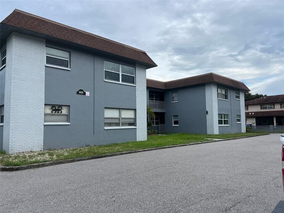 8935 Dr M.L.K. Jr St N in St. Petersburg, FL - Building Photo