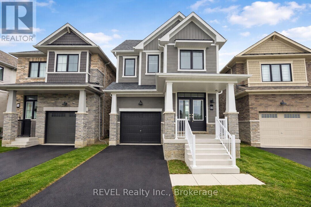 12 Rudder Rd in Welland, ON - Building Photo