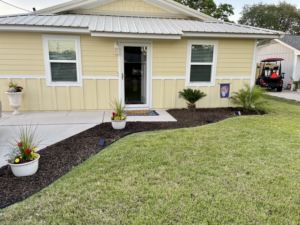 517 Palm Ave in Panama City Beach, FL - Foto de edificio