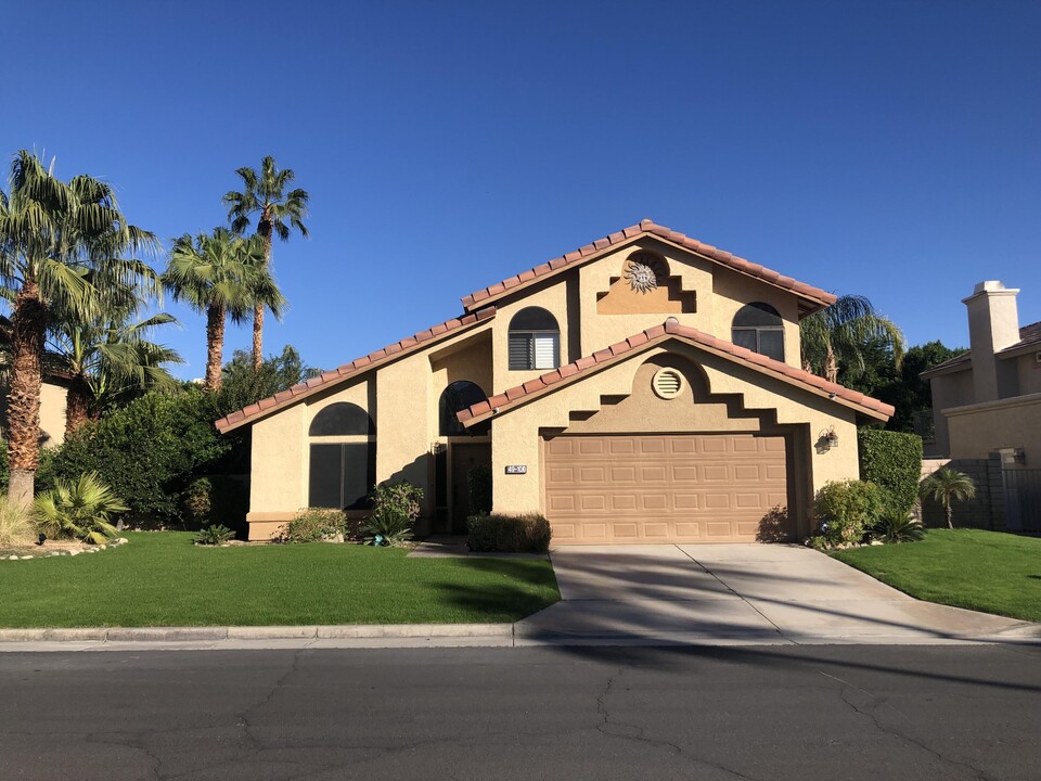 49100 Tango Ct in La Quinta, CA - Building Photo