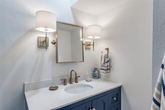 14715 Barryknoll Ln in Houston, TX - Building Photo - Building Photo