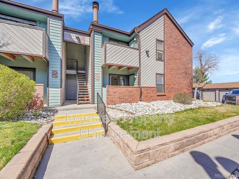 11985 E Harvard Ave in Aurora, CO - Building Photo