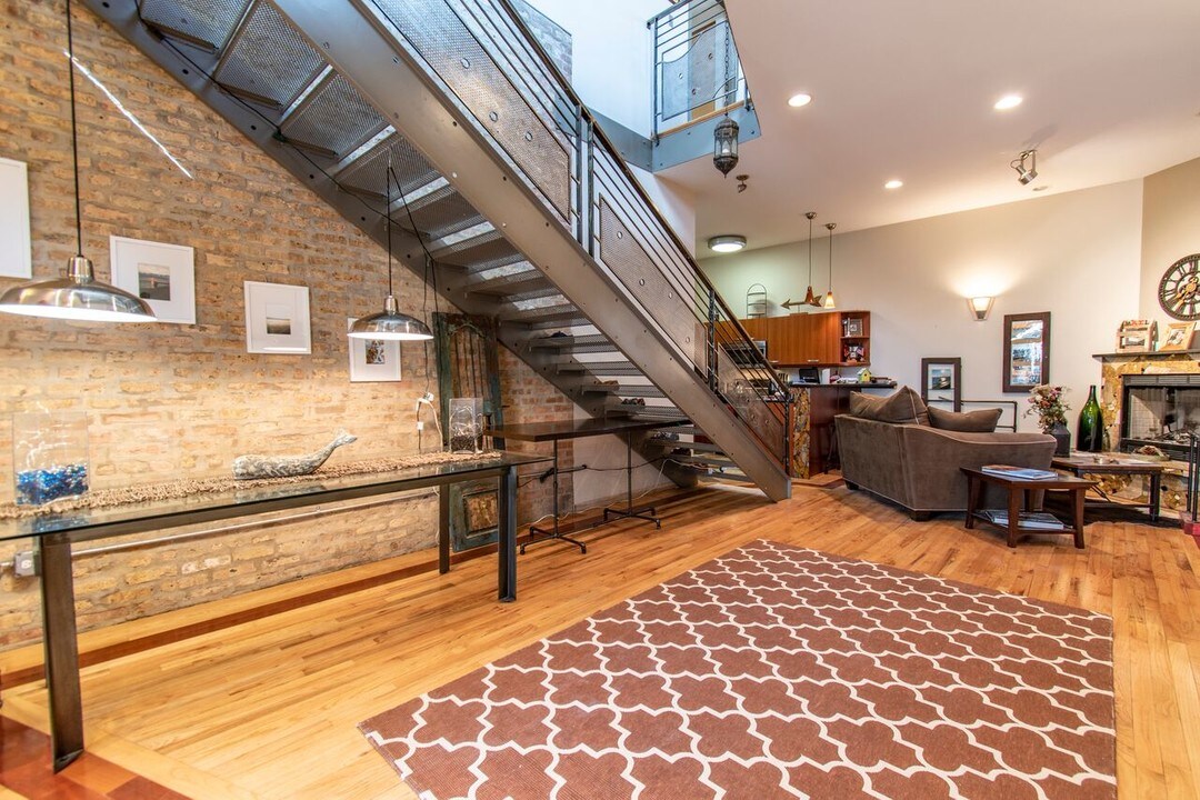 1611 Simpson St in Evanston, IL - Building Photo