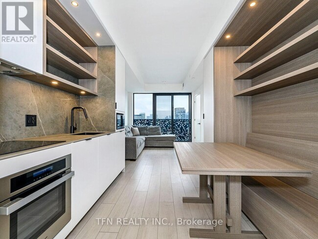 property at 55-2655 Charles St E