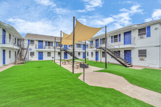 11211 S Post Oak Apartments in Houston, TX - Building Photo - Building Photo