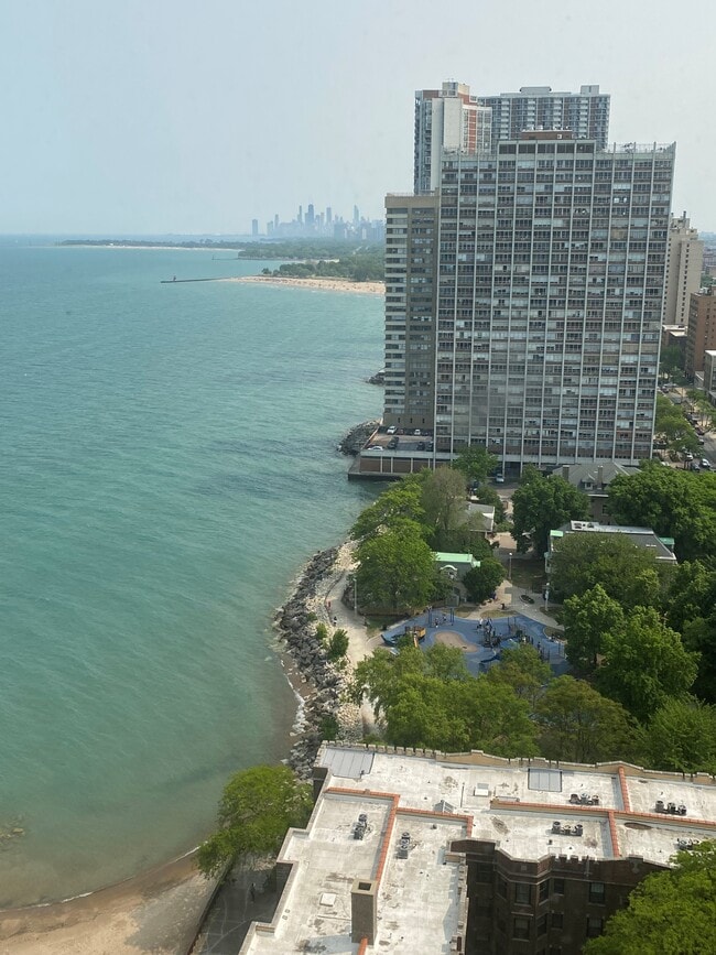 6301 North Sheridan Road, Unit 23E, Shoreline Tower