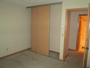 14115 Pennock Ave, Unit 306 in Apple Valley, MN - Foto de edificio - Building Photo