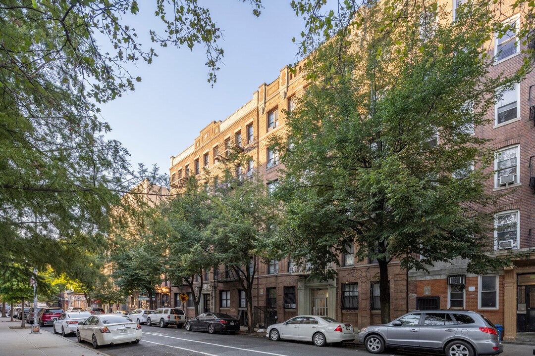 310 S 3rd St in Brooklyn, NY - Foto de edificio