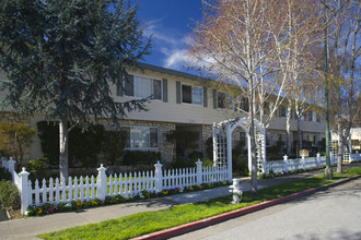 Larkspur Woods in Mountain View, CA - Building Photo - Building Photo