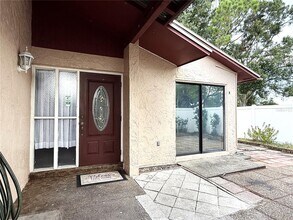 5006 Parkhill Dr in Tampa, FL - Building Photo - Building Photo