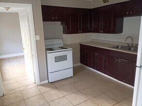 2702 Houston Ave, Unit 2702 in West Orange, TX - Building Photo - Building Photo