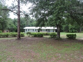 3134 Auburn Rd in Crestview, FL - Building Photo