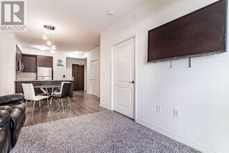 349 Rathburn Rd W in Mississauga, ON - Building Photo - Building Photo