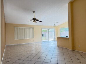 7283 W Tina Ln in Glendale, AZ - Building Photo - Building Photo