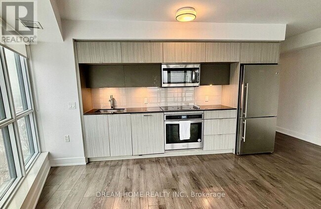 property at 585-1585 Bloor St E