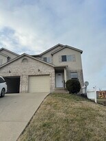 749 Charlton Ct in Hamilton, OH - Building Photo