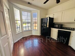 1134 Hunter's Lake Dr in Memphis, TN - Building Photo - Building Photo