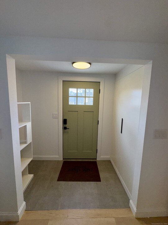 3 Baxter Dr in Norwalk, CT - Building Photo