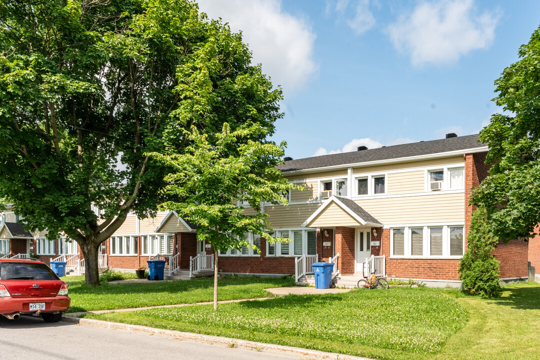 3257 Riverin Rue in Québec, QC - Building Photo