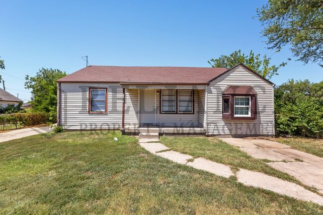 property at 2237 N Erie St