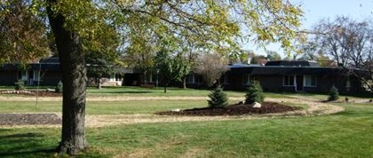 Courtyard at Willow Woods in Tomah, WI - Building Photo