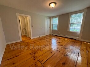 130 West St in Hadley, MA - Building Photo - Building Photo