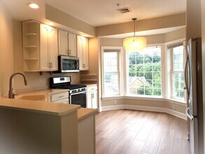 10 Hayestown Rd in Danbury, CT - Building Photo - Building Photo