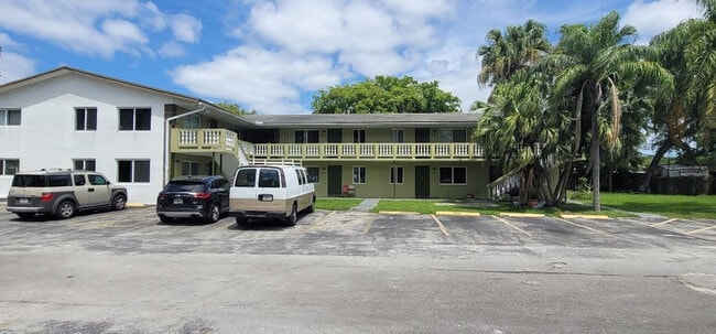 6601 SW 46th St in Davie, FL - Building Photo - Building Photo