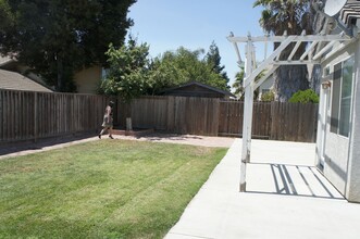 1650 Jasmine Ct in Tracy, CA - Building Photo - Building Photo