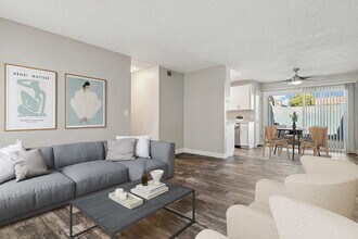 The Peaks on 4th Apartments in Avondale, AZ - Building Photo - Building Photo