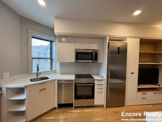 7 Story St, Unit 14 in Cambridge, MA - Foto de edificio - Building Photo
