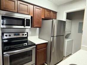 208 Afton Square in Altamonte Springs, FL - Foto de edificio - Building Photo